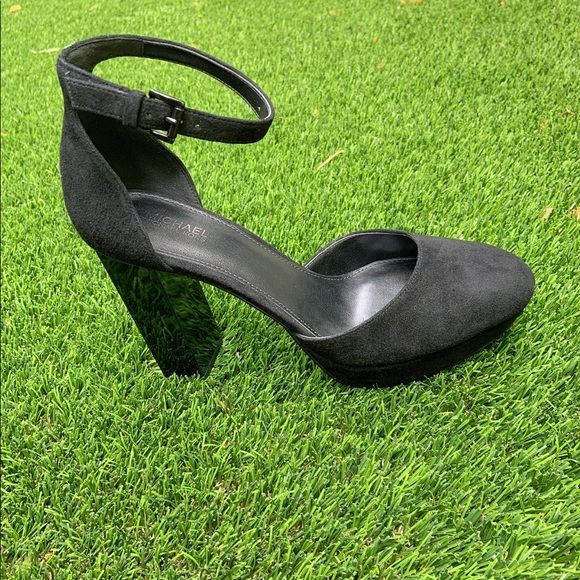 Michael Kors sues Sandal (NEW) - Picture 5 of 15